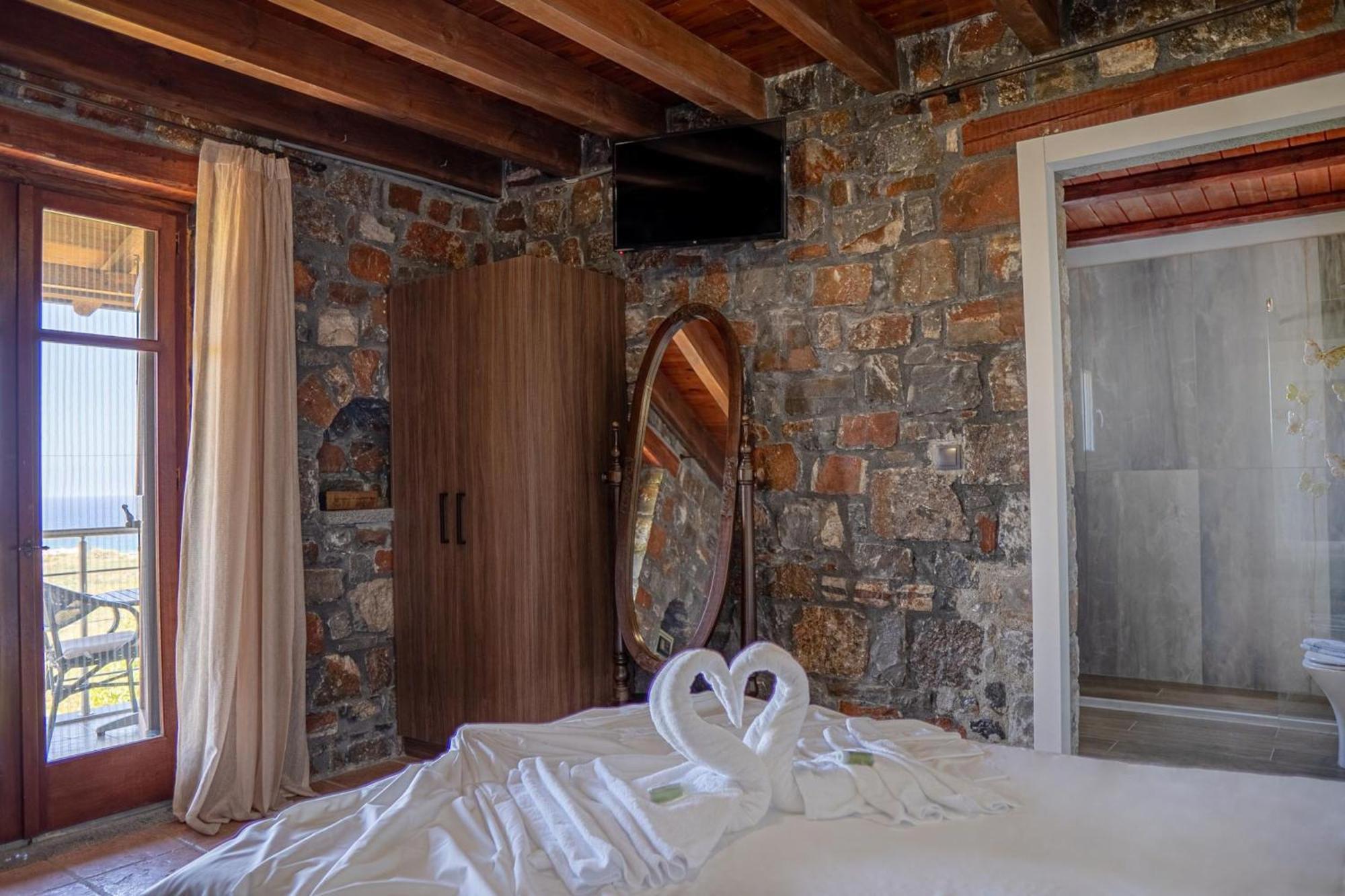 Iris Stone Built Villa Mílatos Ngoại thất bức ảnh
