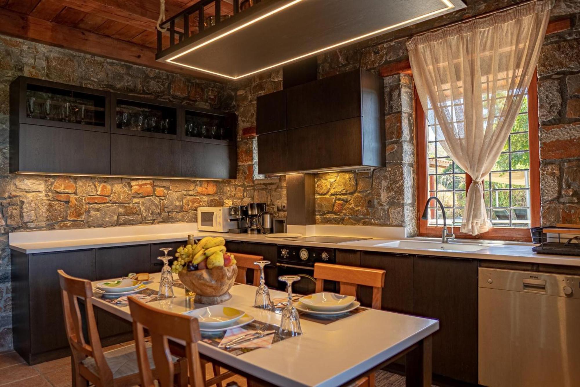Iris Stone Built Villa Mílatos Ngoại thất bức ảnh