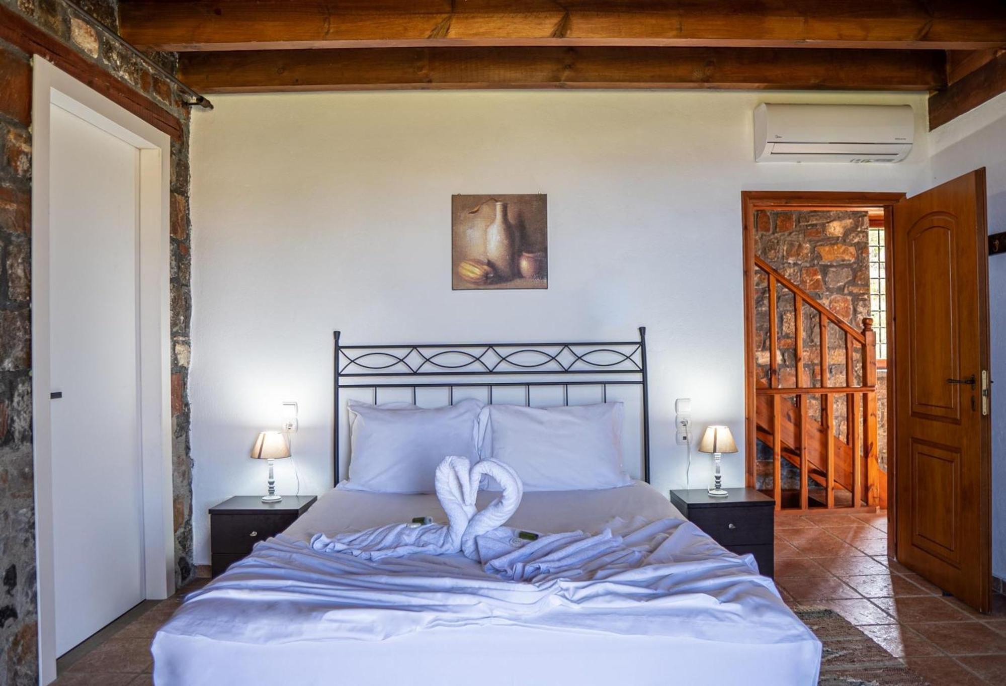 Iris Stone Built Villa Mílatos Ngoại thất bức ảnh